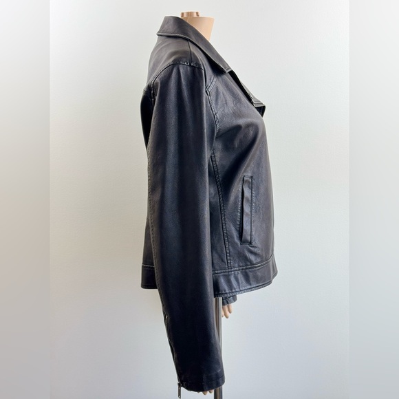 Universal Thread Black Faux Leather Motorcycle Jacket, Women's Size Medium - Picture 4 of 14
